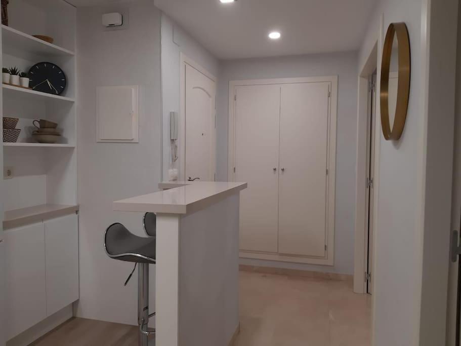 Nuevo-luminoso Y Moderno. Parking Gratis!! Appartement
